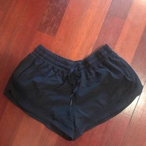 lululemon hotty hot short black